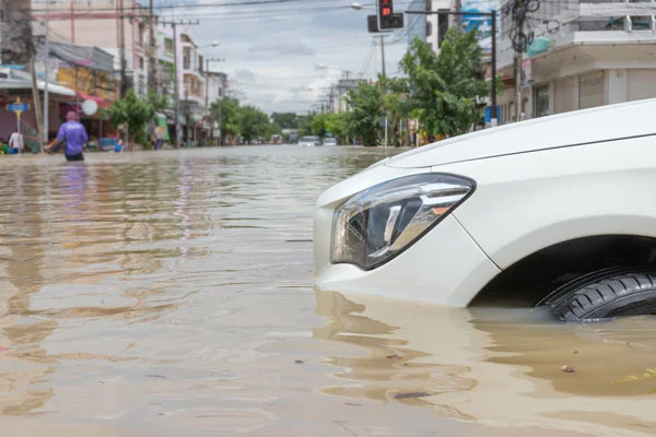 Risiko Banjir Bagi Kendaraan Mobil
