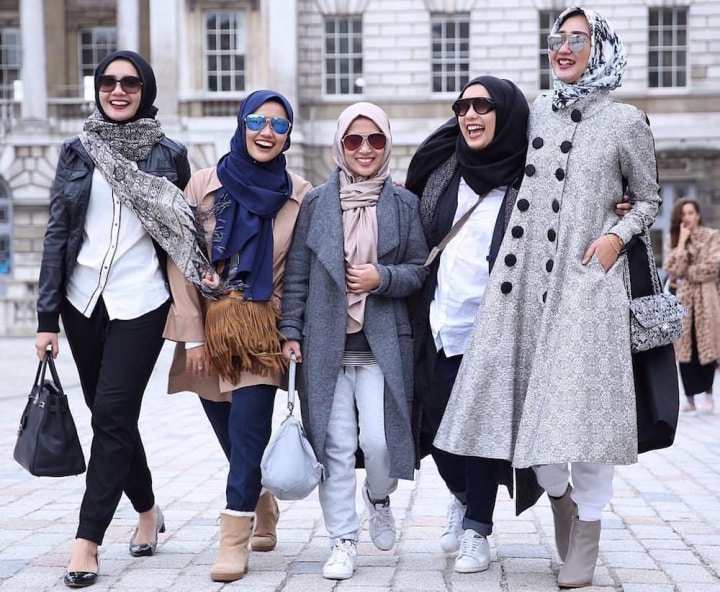 Outfit liburan ke Singapura untuk Perempuan