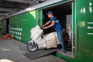 Cara Mengirim Motor Lewat Kereta: Syarat dan Estimasi Biaya Pengiriman
