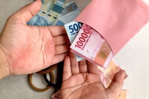 2 Cara Menukarkan Uang Baru di Bank: Online dan Offline, Mudah!