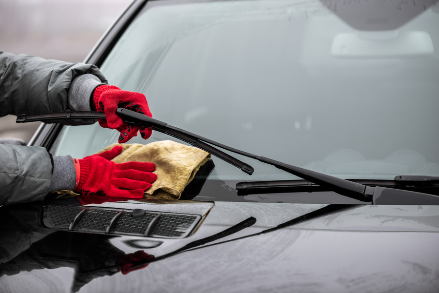 kapan harus ganti wiper mobil