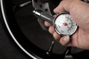 Ukuran Angin Ban Motor Lengkap, Bagus Nitrogen atau Angin Biasa?