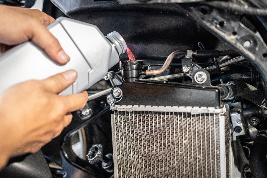 apakah oli mobil bisa untuk motor