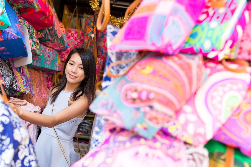 barang yang wajib dibeli di thailand