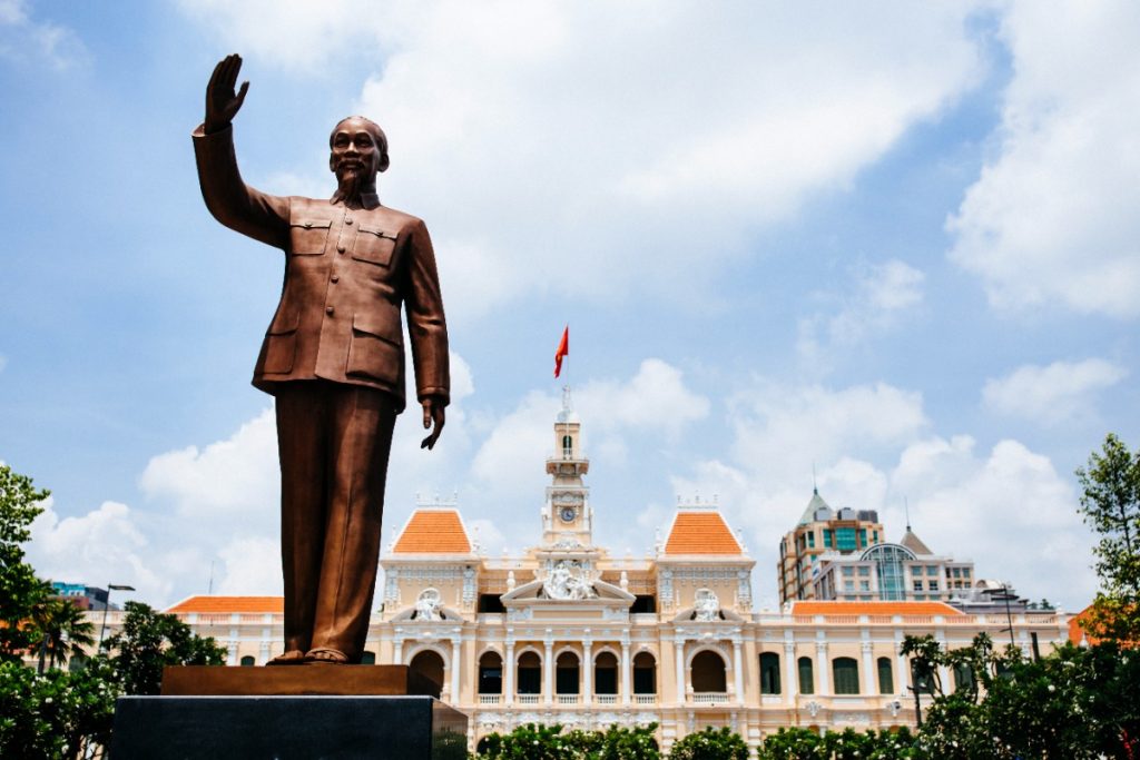 alasan harus ke ho chi minh