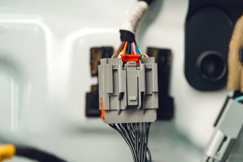 fungsi utama thermistor ac mobil