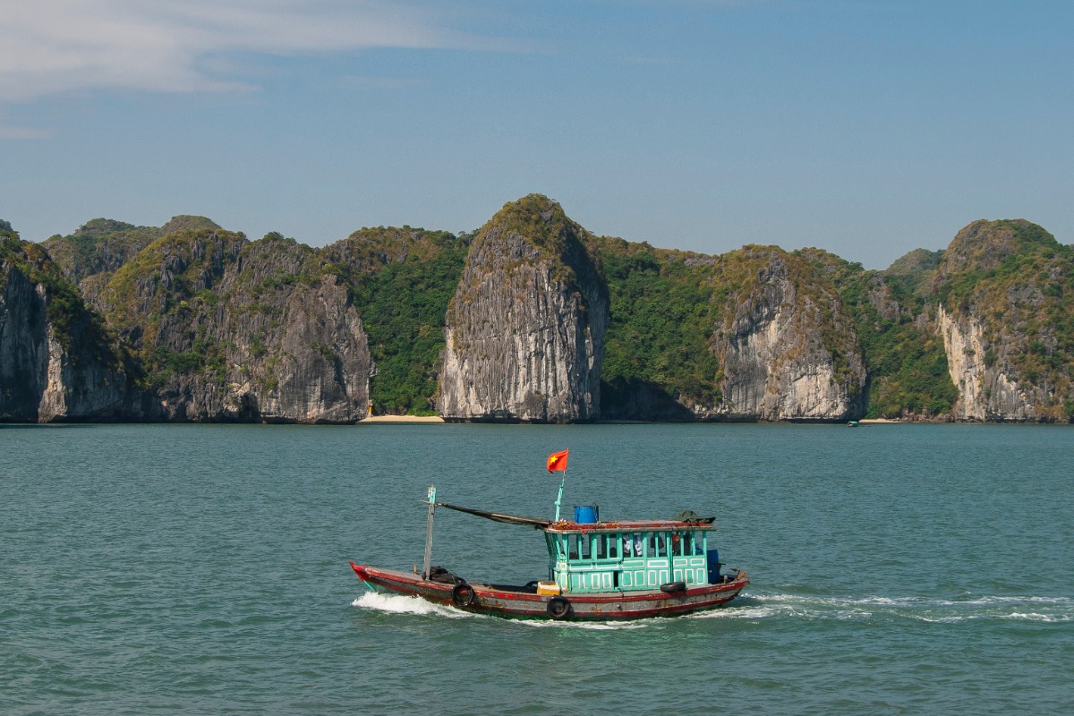 tempat wisata di ha long bay vietnam