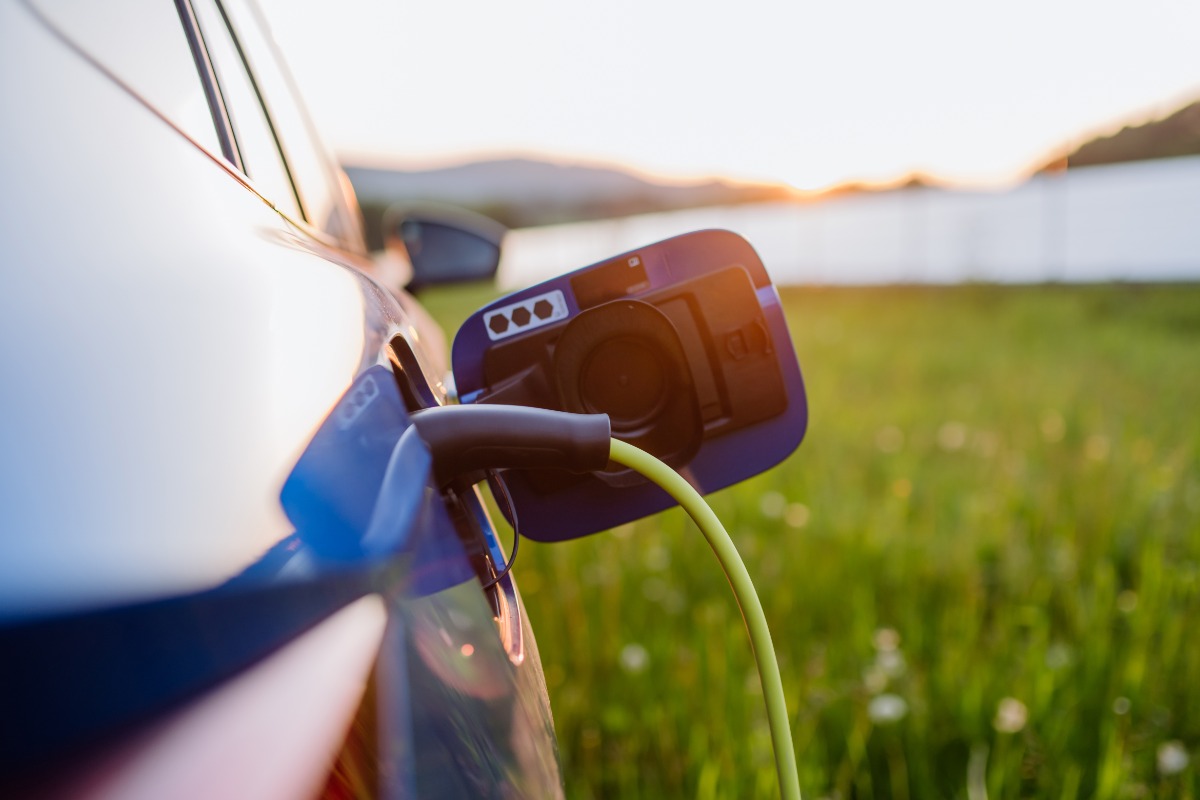 mobil listrik 300 jutaan