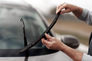 cara pasang wiper mobil