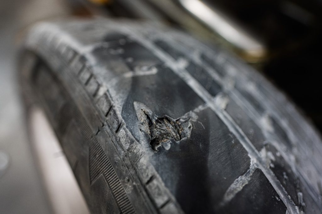 ciri ciri ban motor benjol yang harus diwaspadai